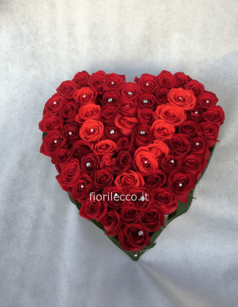 CUORE DI ROSE ROSSE